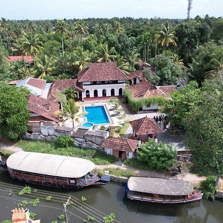 Tharavadu Heritage Home Kumarakom Extérieur photo