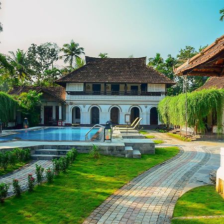 Tharavadu Heritage Home Kumarakom Extérieur photo