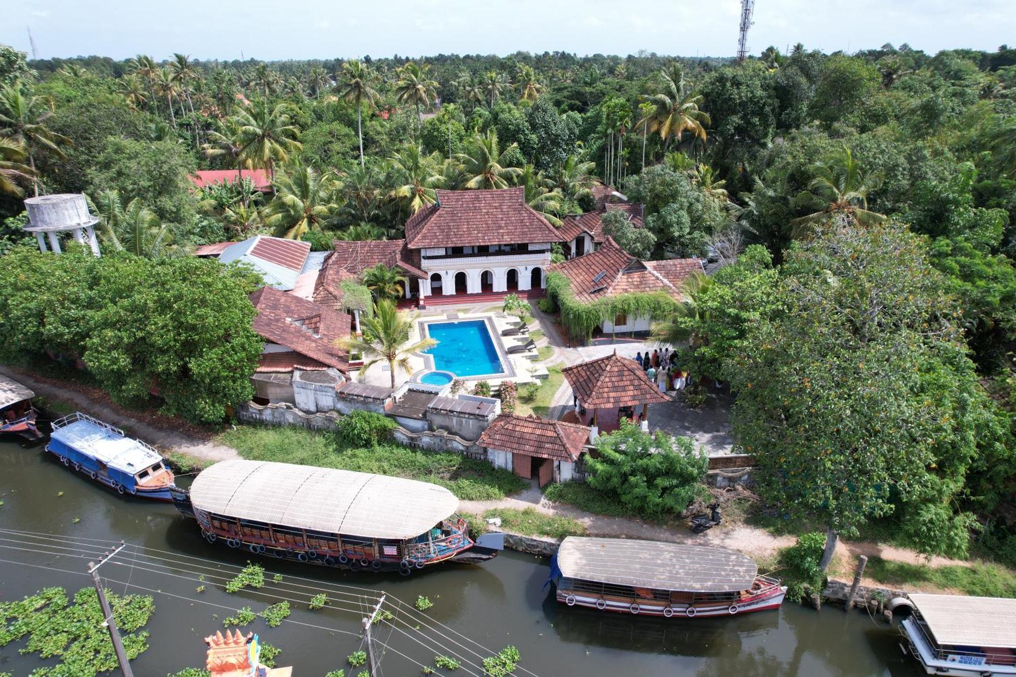 Tharavadu Heritage Home Kumarakom Extérieur photo