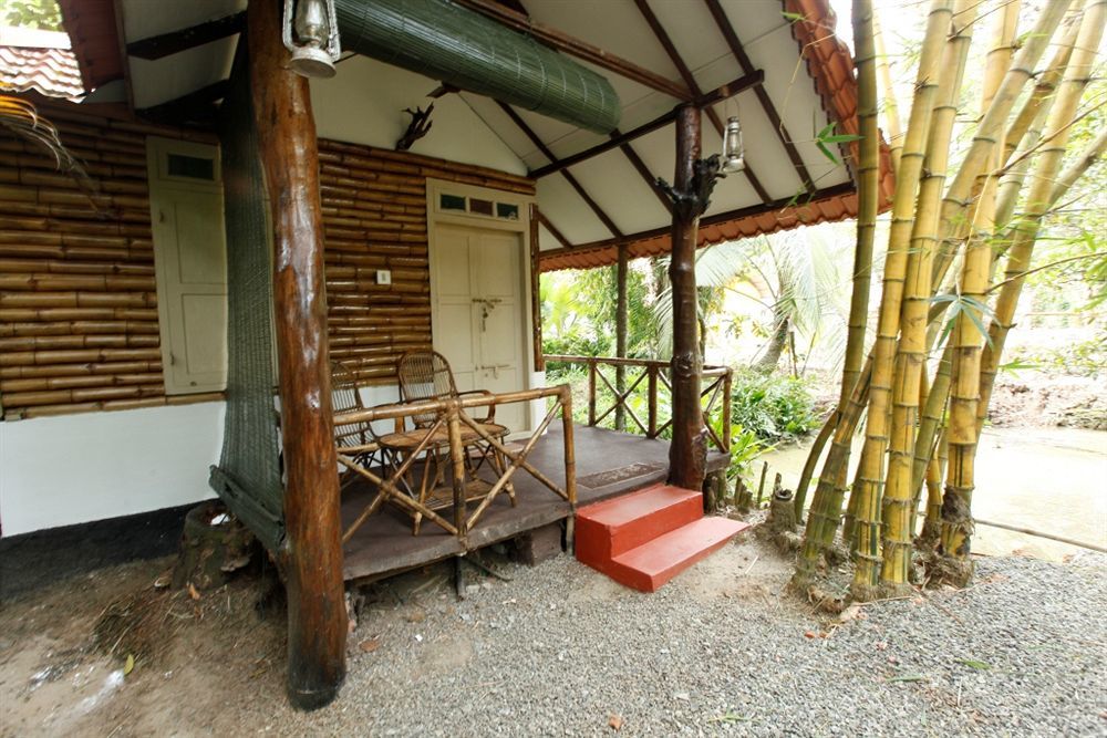 Tharavadu Heritage Home Kumarakom Extérieur photo