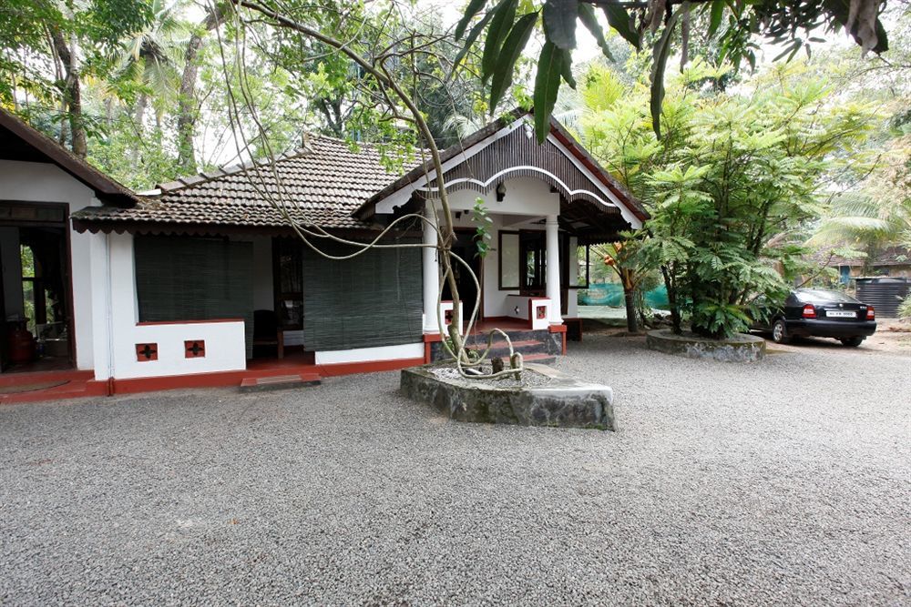 Tharavadu Heritage Home Kumarakom Extérieur photo